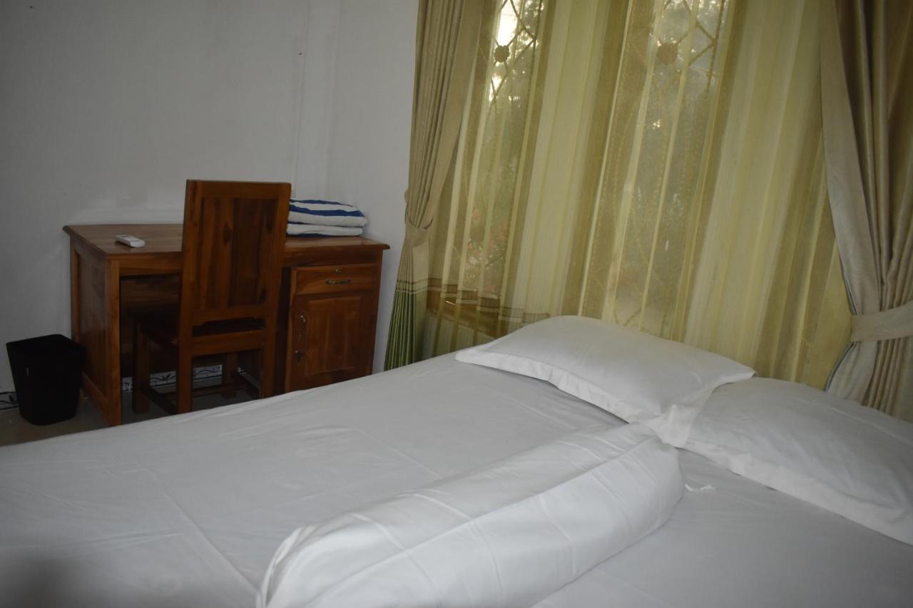 Four-G Home Stay & Komodo Tour 纳闽巴霍 外观 照片