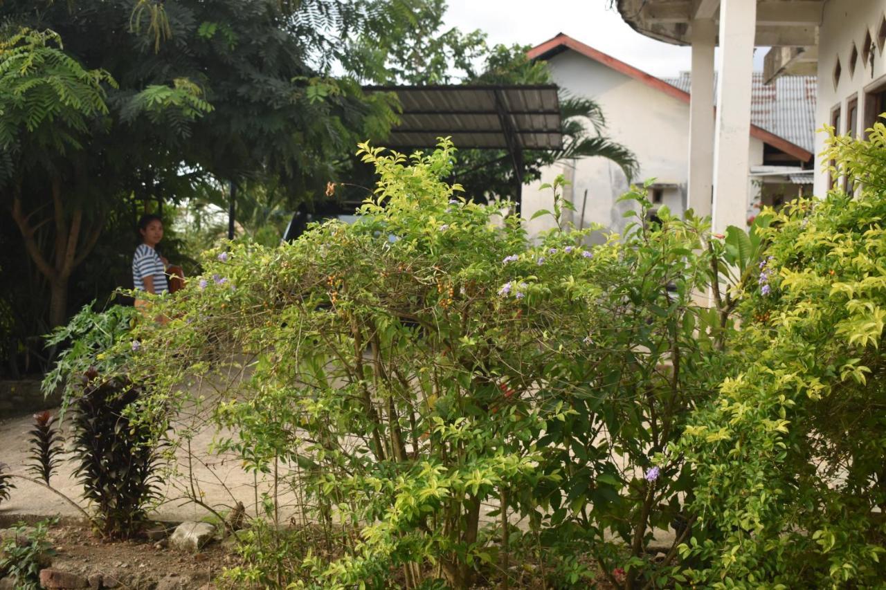 Four-G Home Stay & Komodo Tour 纳闽巴霍 外观 照片