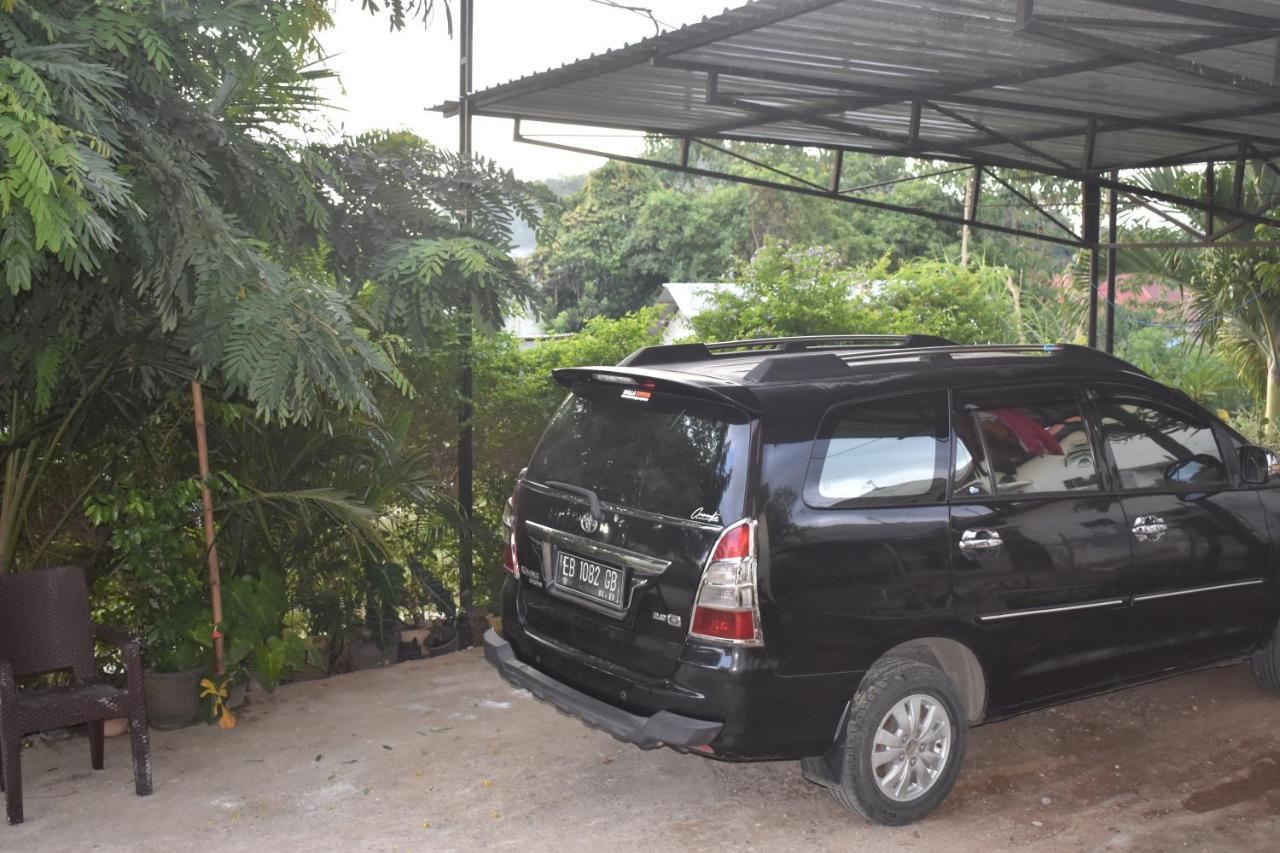 Four-G Home Stay & Komodo Tour 纳闽巴霍 外观 照片