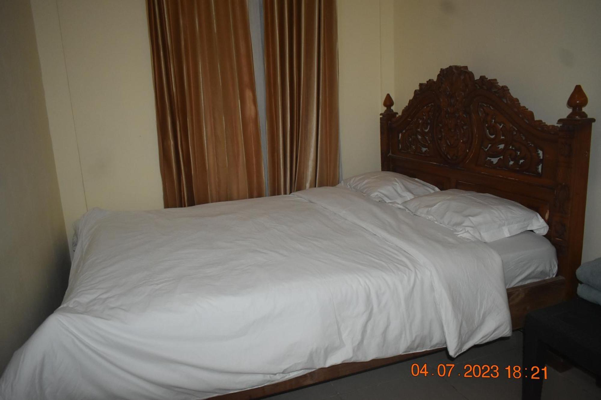 Four-G Home Stay & Komodo Tour 纳闽巴霍 外观 照片