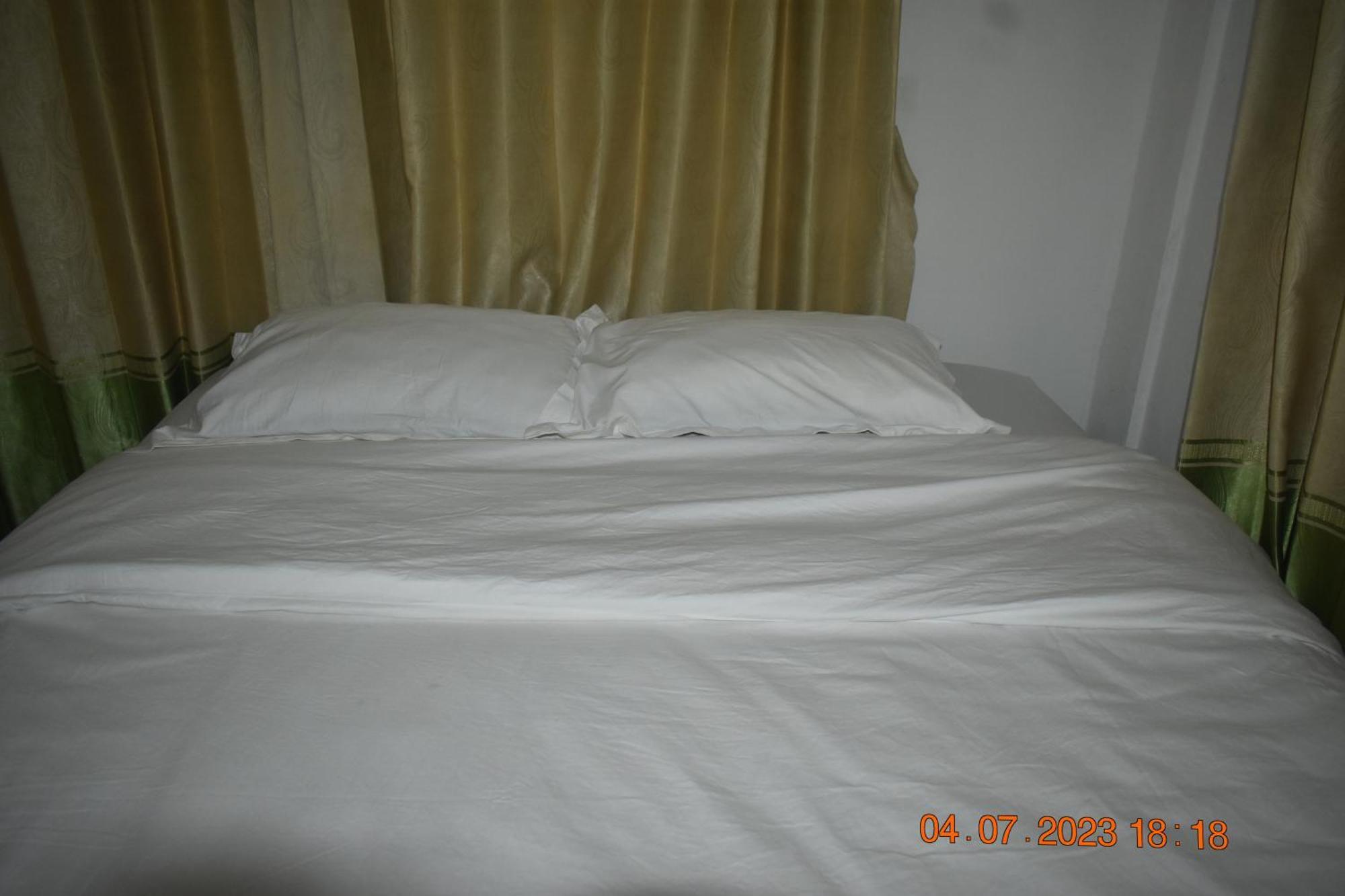 Four-G Home Stay & Komodo Tour 纳闽巴霍 外观 照片