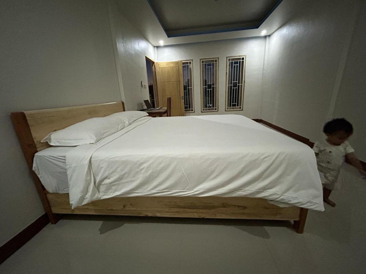 Four-G Home Stay & Komodo Tour 纳闽巴霍 外观 照片