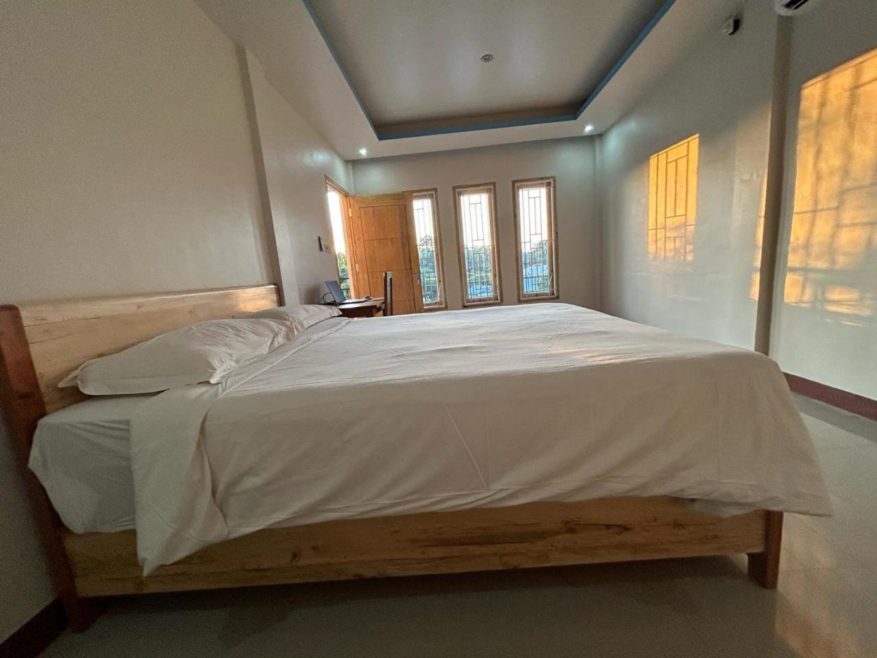 Four-G Home Stay & Komodo Tour 纳闽巴霍 外观 照片