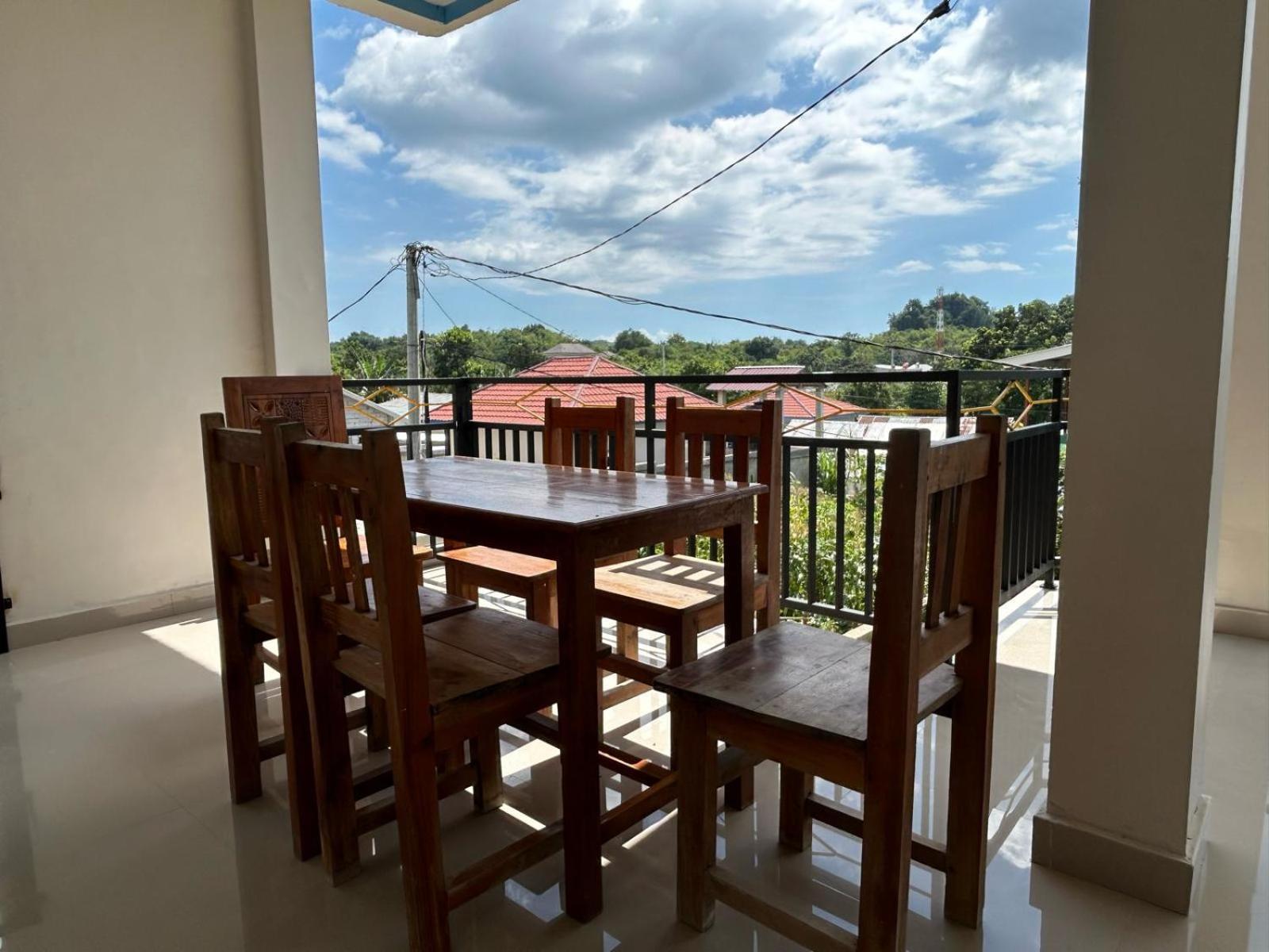 Four-G Home Stay & Komodo Tour 纳闽巴霍 外观 照片