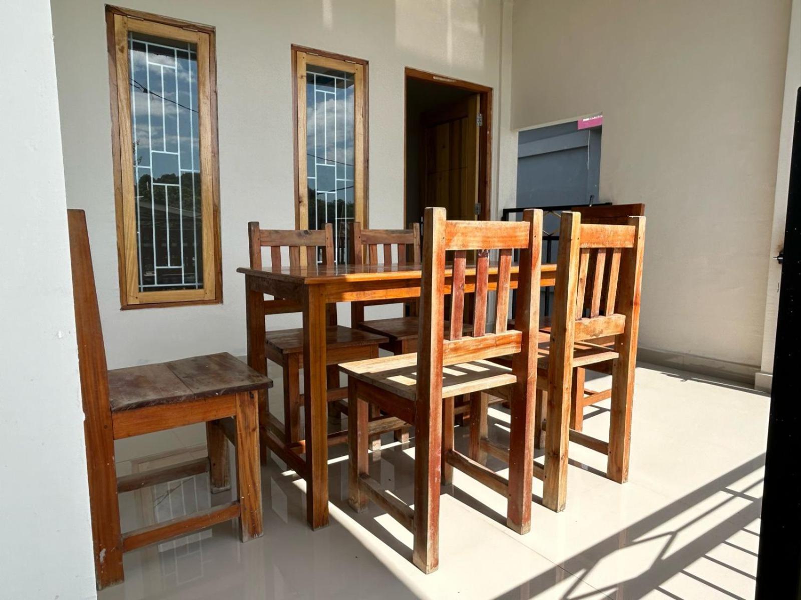 Four-G Home Stay & Komodo Tour 纳闽巴霍 外观 照片