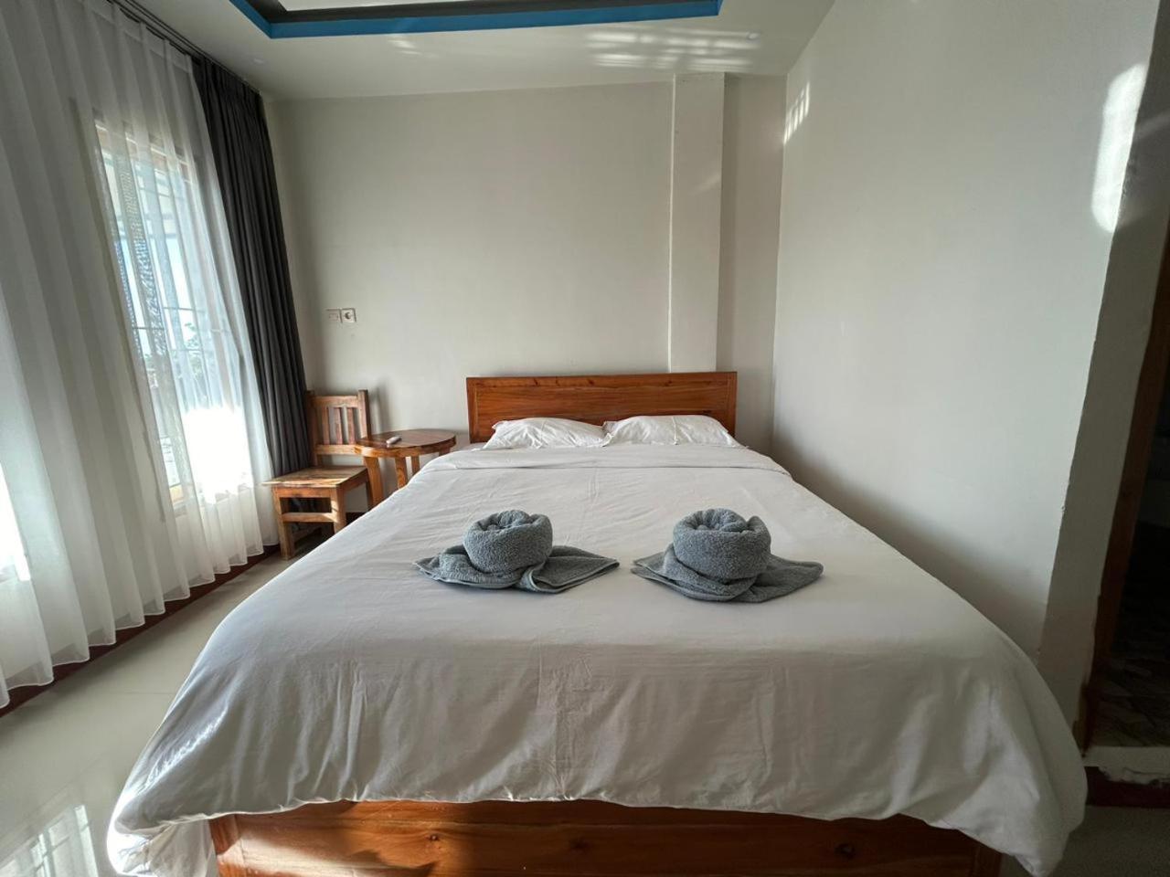 Four-G Home Stay & Komodo Tour 纳闽巴霍 外观 照片