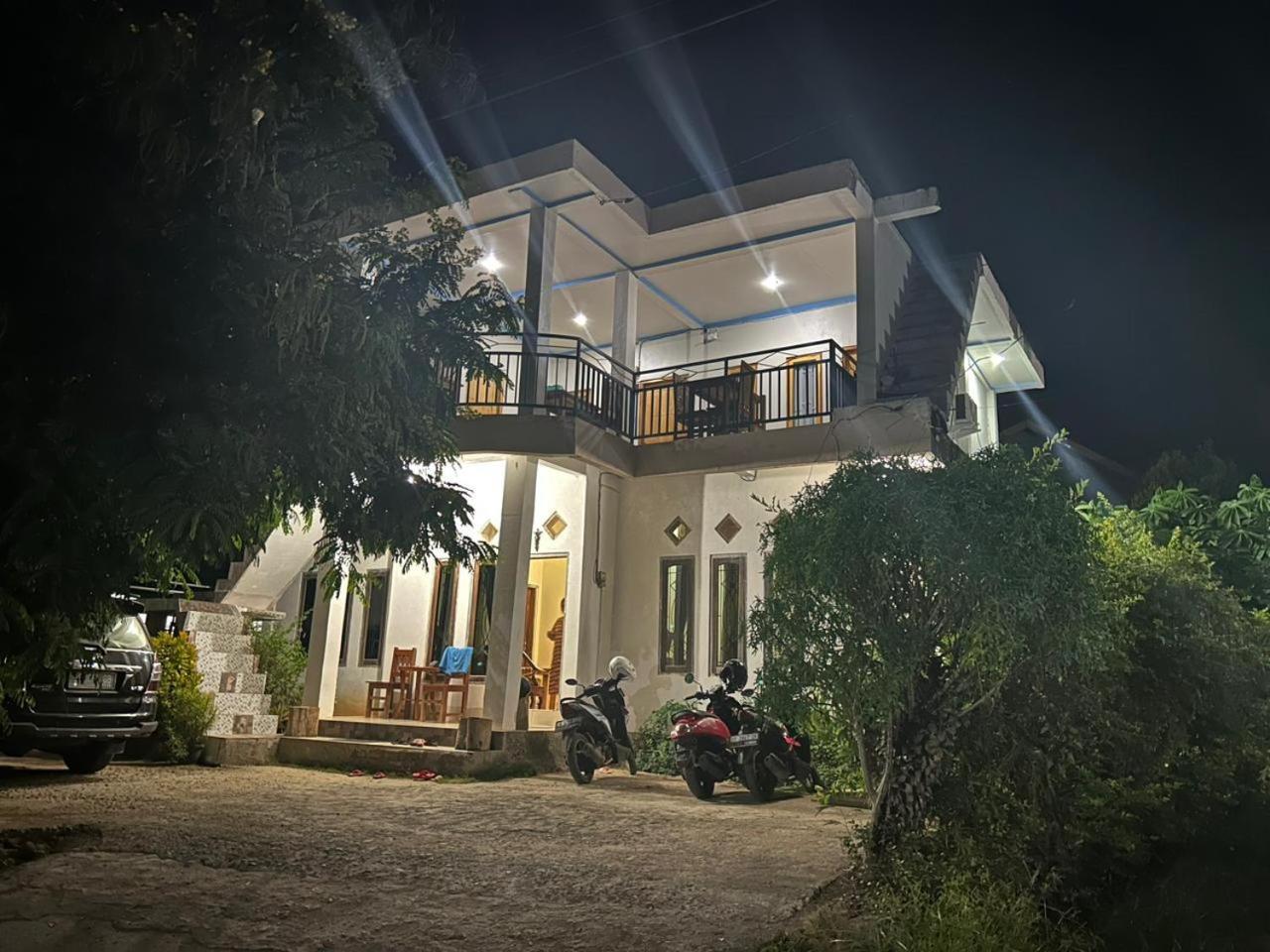 Four-G Home Stay & Komodo Tour 纳闽巴霍 外观 照片