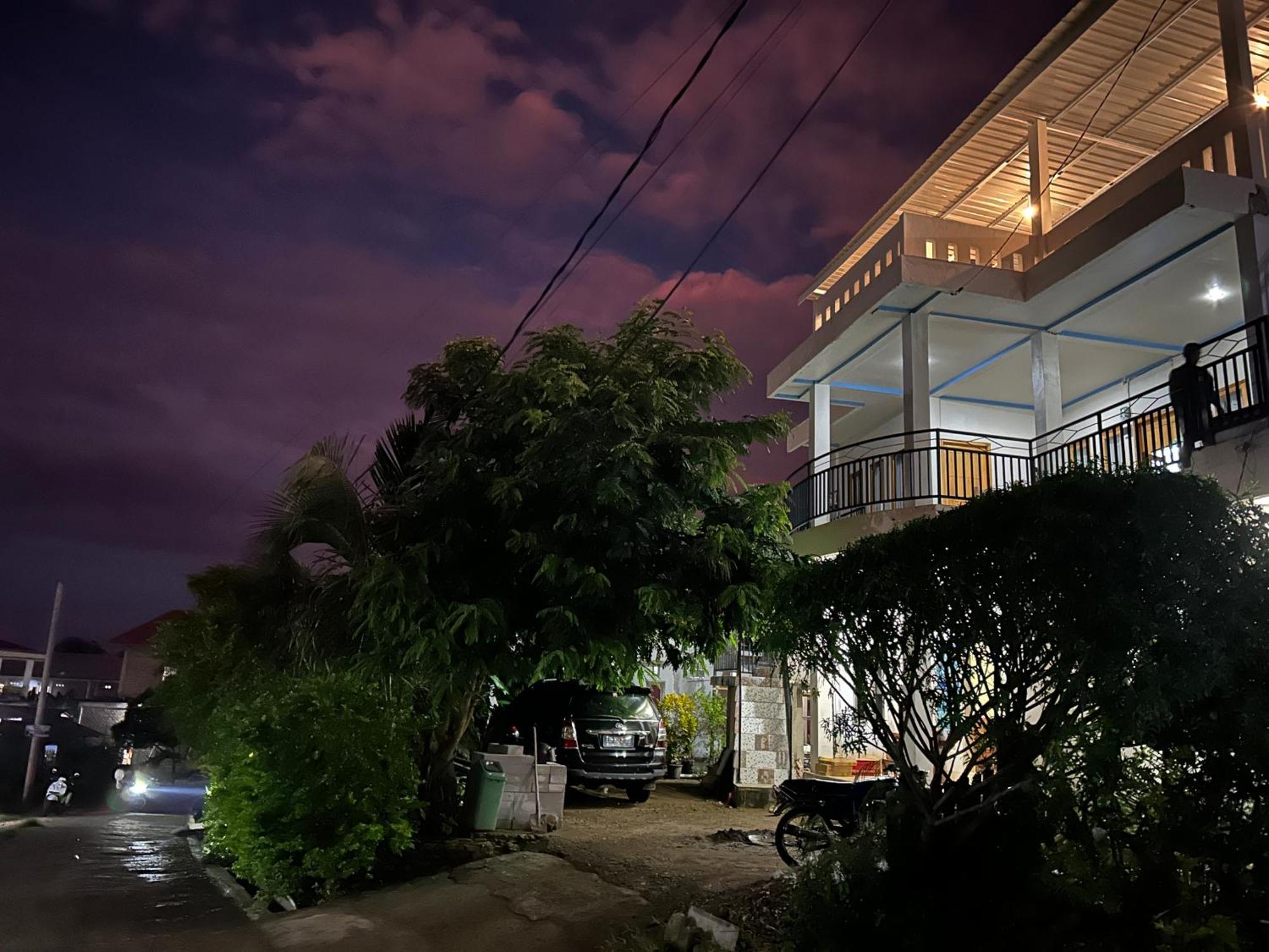Four-G Home Stay & Komodo Tour 纳闽巴霍 外观 照片